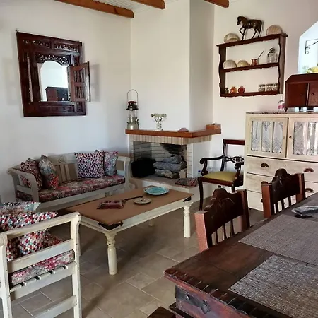 Tsoukali House *